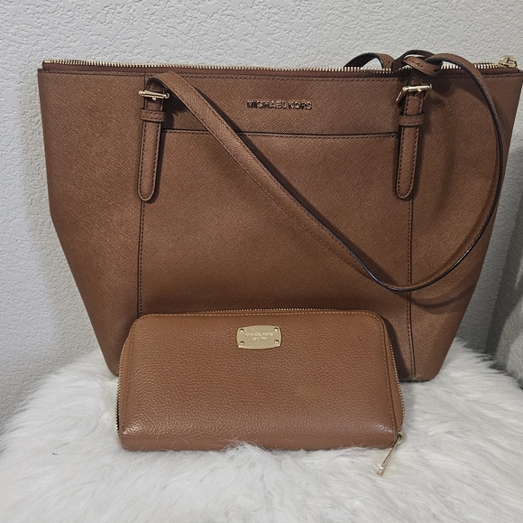 Michael Kors Handbags - Michael Kors Tan Tote Bag and Wallet Set